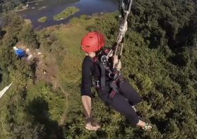 Serunya Menjajal Flying Fox Membelah Danau di Situ Gunung Sukabumi